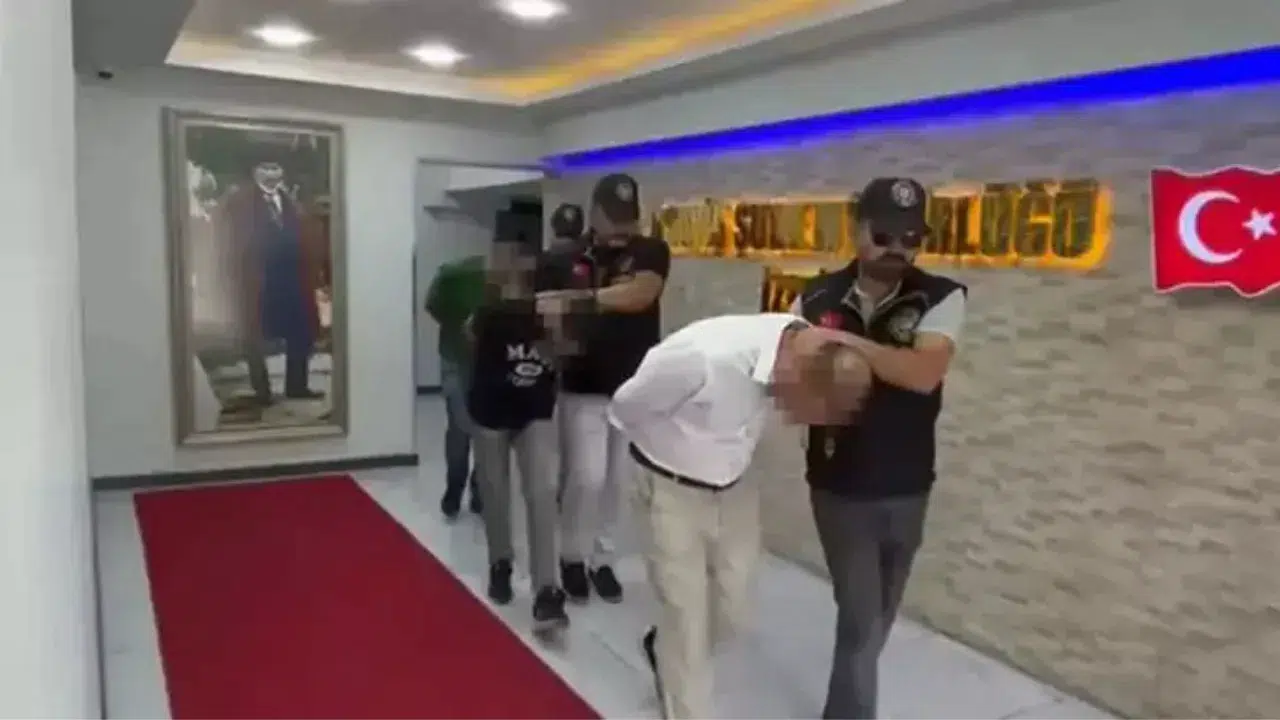 İzmir Buca'da Restoran Cinayeti: 20 Yaşındaki Emirhan Kaya Hayatını Kaybetti, 3 Tutuklama