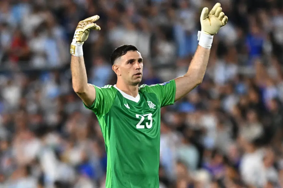 Emiliano Martinez'den Galatasaray'ın Transfer Teklifine Şaşırtan Cevap!