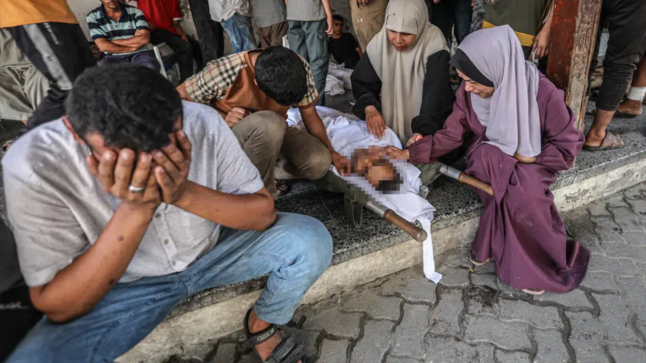 Gazze’de Nusayrat Kampı Vuruldu: Çoğu Kadın ve Çocuk En Az 10 Kişi Hayatını Kaybetti