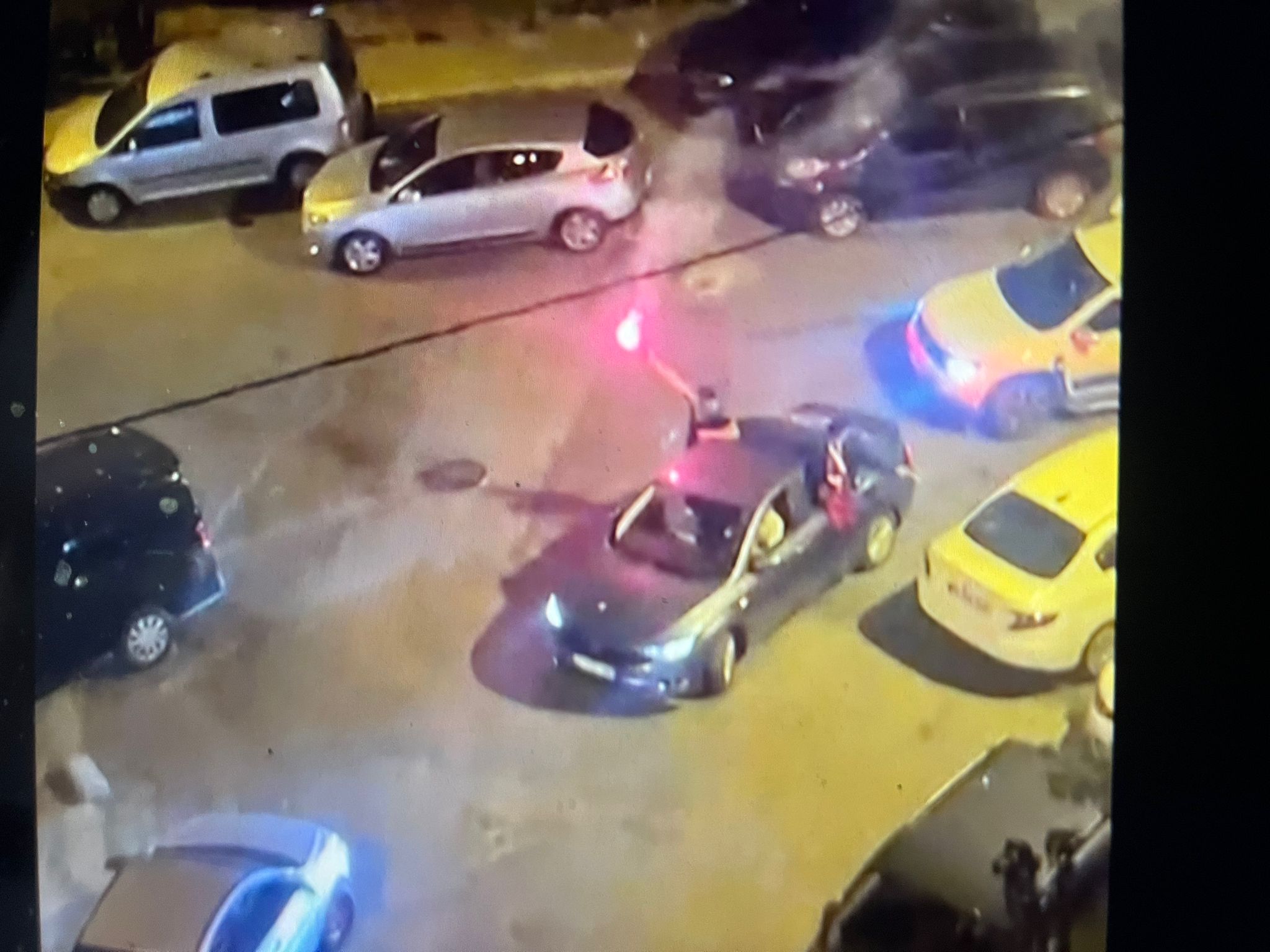 Eyüpsultan'da Meşaleli Gece Dehşeti: Vatandaşlar Uykusuz ve Tedirgin!