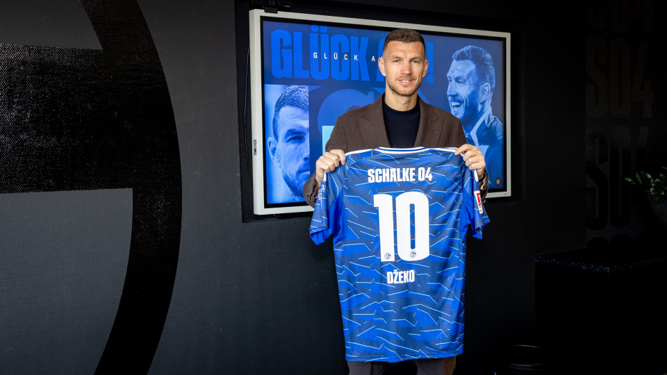 Bosna Hersekli golcü Edin Dzeko Schalke 04'e imza attı