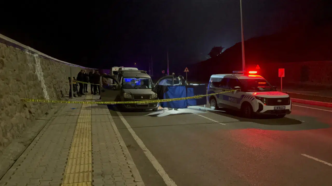 Samsun'da sevgilisini öldüren kadın bıçak ve satırla teslim oldu