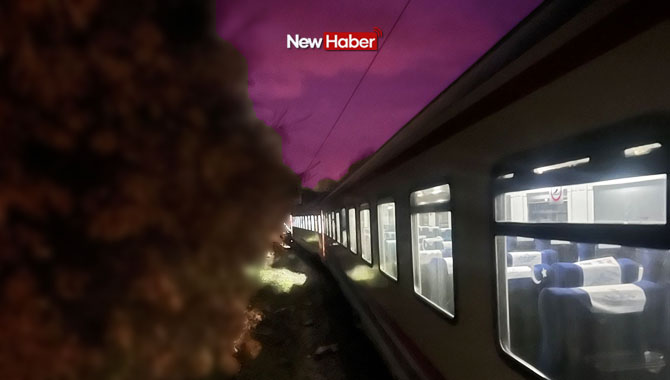 Balıkesir’de dehşete düşüren olay: Toprak kayması sonucu yolcu treni raydan çıktı