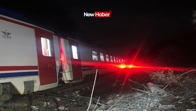 Balıkesir'de dehşete düşüren olay: Toprak kayması sonucu yolcu treni raydan çıktı