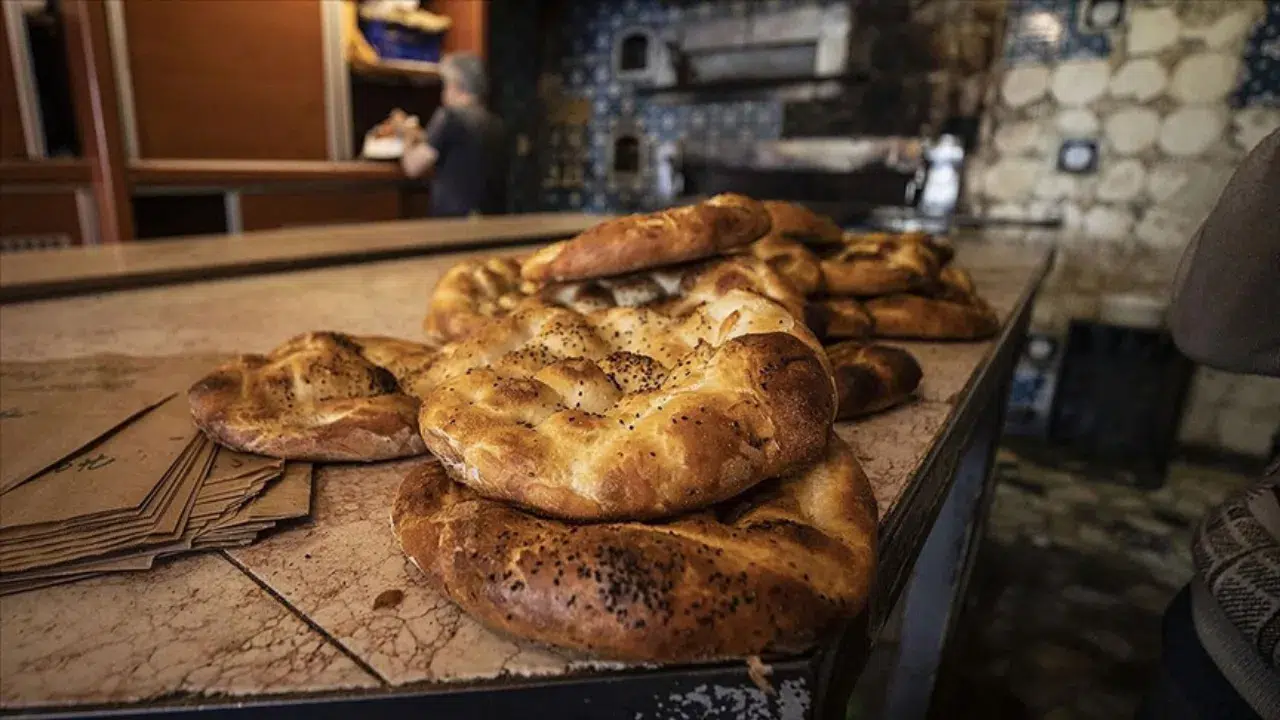 Ankara ve İstanbul'da 250 gram Ramazan pidesi 25 liradan satılacak