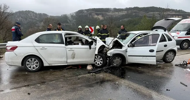 Burdur Ağlasun yakınlarında kazada 6 kişi hayatını kaybetti