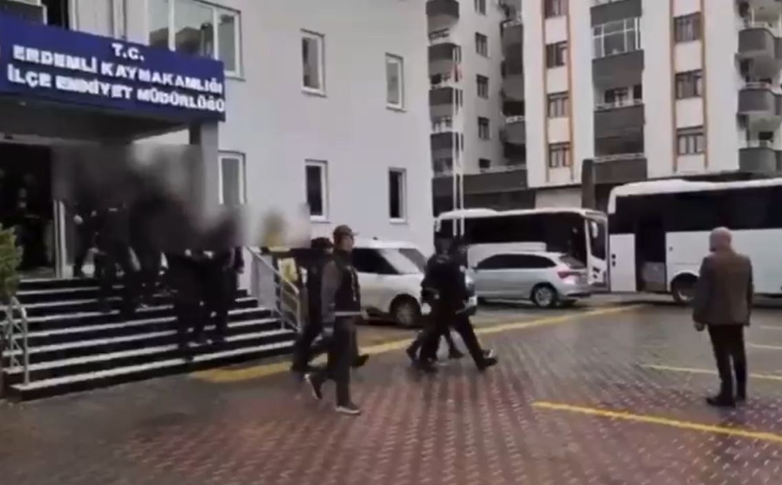 Erdemli’de Fuhuş Operasyonu: 13 Tutuklama