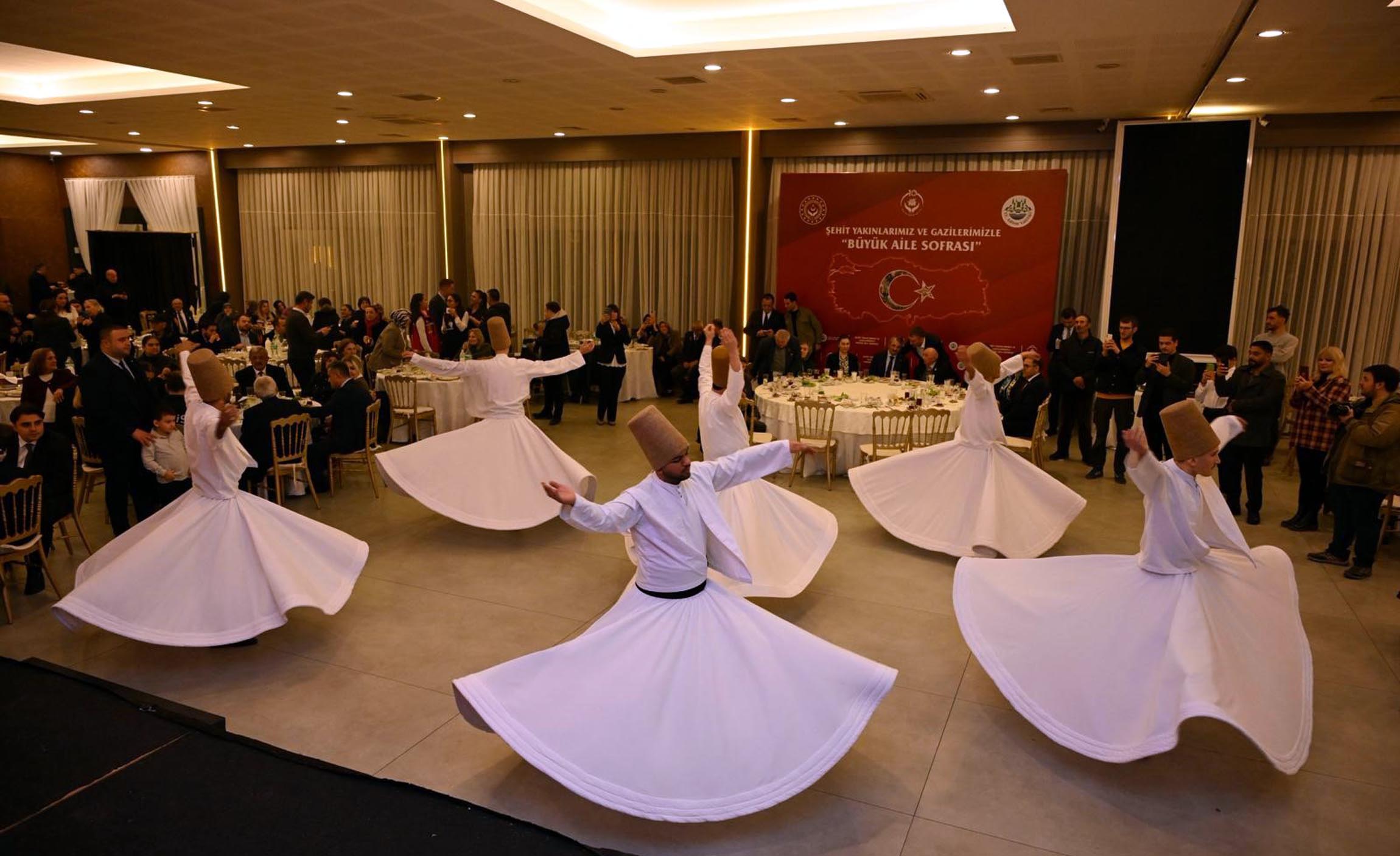 Edirne’de Ramazan Coşkusu: İlk İftar Yapıldı, Ramazan Sokağı Açıldı