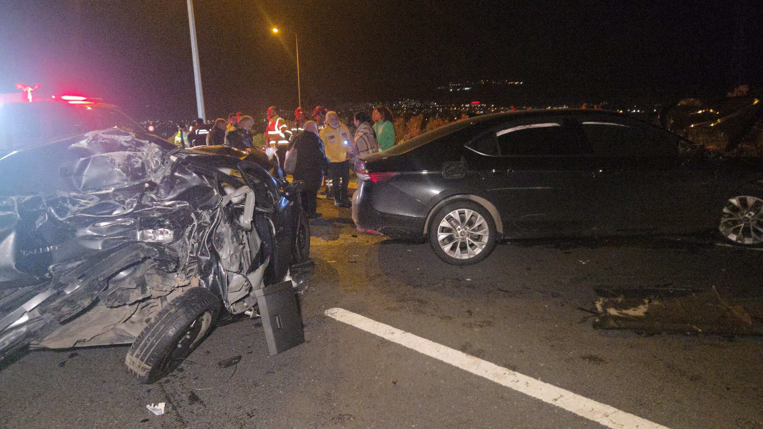 Bursa’da Otoyolda Zincirleme Kaza: Arızalanan Otomobile Kamyon Çarptı, 1 Yaralı