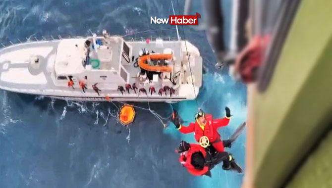 İzmir açıklarında nefes kesen operasyon: Göçmen botu battı, helikopter havalandı!