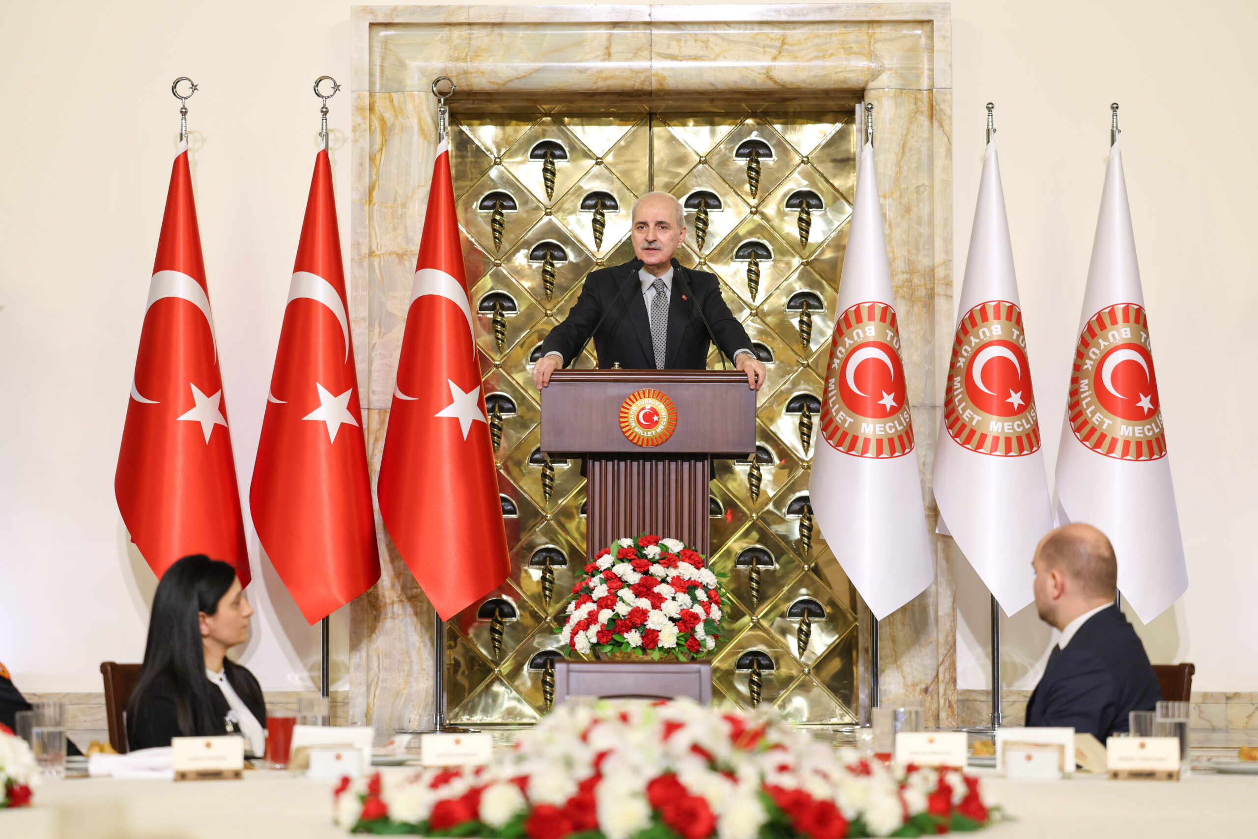 Numan Kurtulmuş'tan Barış Çağrısı: "Türkiye'de Artık Kardeş Kavgası Olmasın"