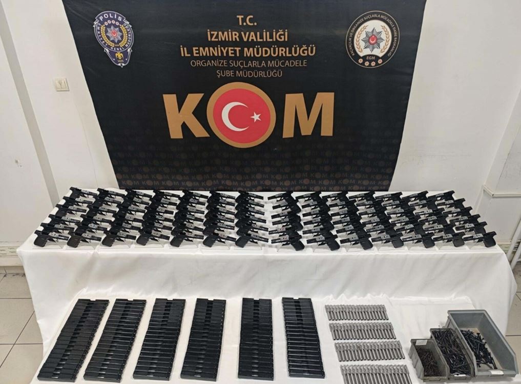İzmir'de Nefes Kesen Operasyon: Suç Örgütüne Helikopter Destekli Darbe, Lideriyle Birlikte 7 Kişi Tutuklandı!