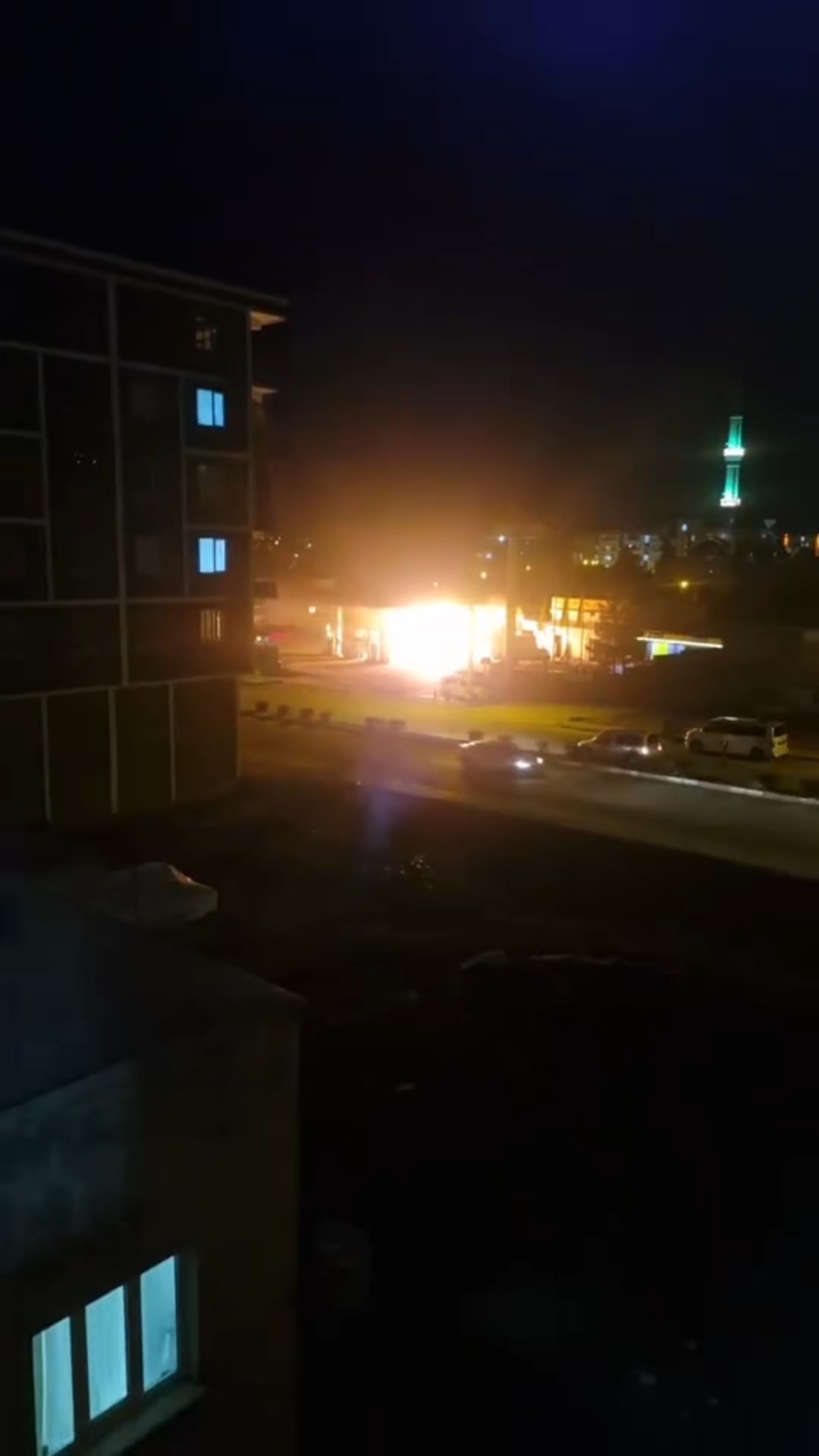 Siirt’te Nefes Kesen Yangın: Akaryakıt İstasyonunda Panik Anları