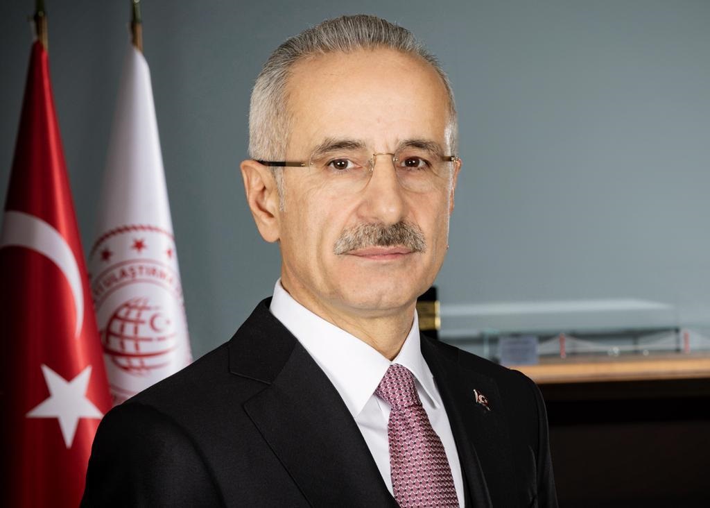 Bakan Uraloğlu: Türk Sahibi 16 Gemi Hürmüz'de Yakın Takipte