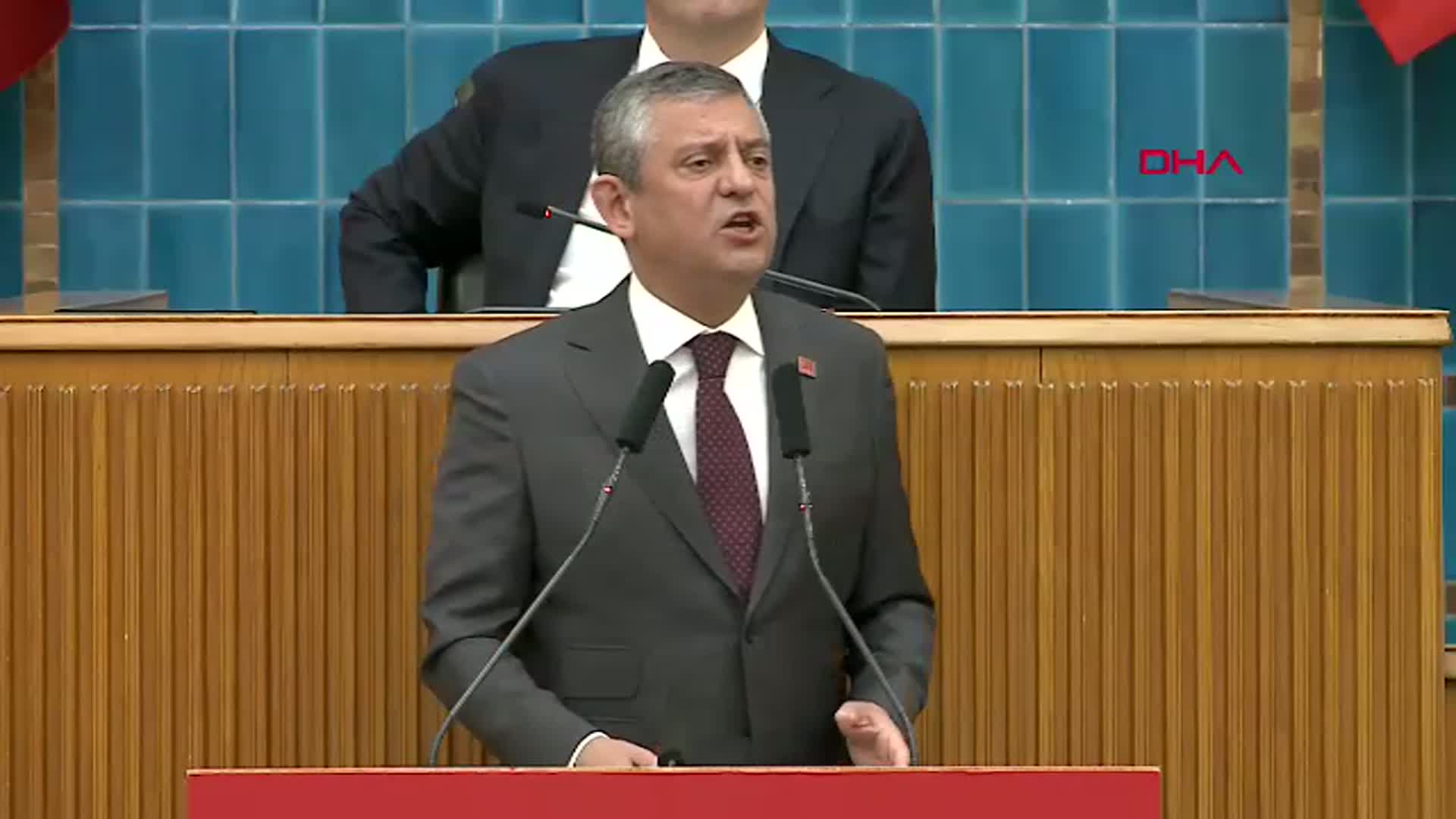 Özgür Özel: CHP, Din ve Vicdan Özgürlüğünün Teminatıdır