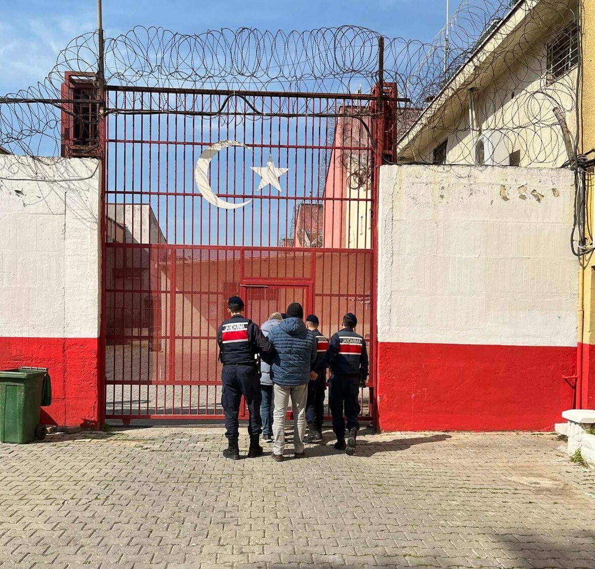 Aydın'da FETÖ Operasyonu: İki Firari Hükümlü Yakalandı