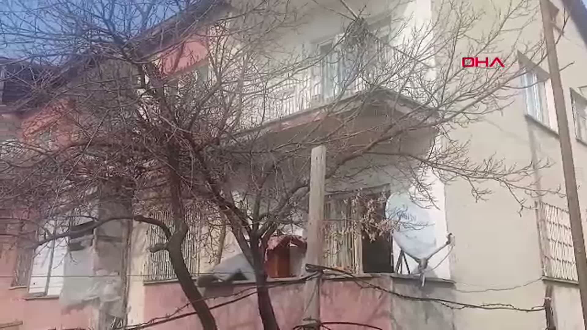 Kayseri'de Balkonun Kenarından Düşen 3 Yaşındaki Çocuk Yaralandı