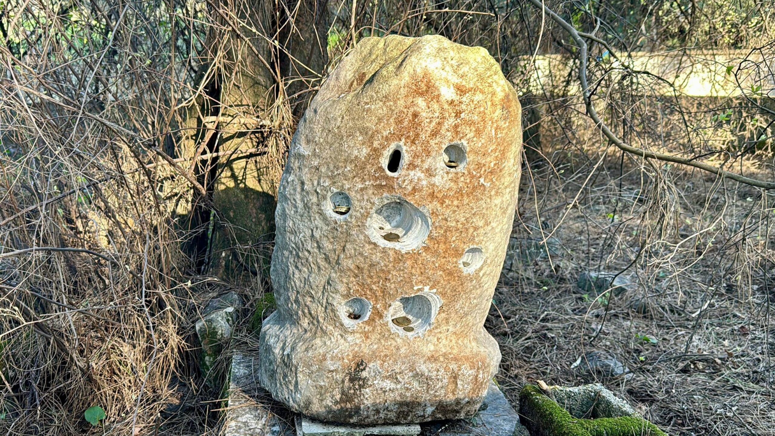 İki Asırlık Kutsal Taş Kayboldu