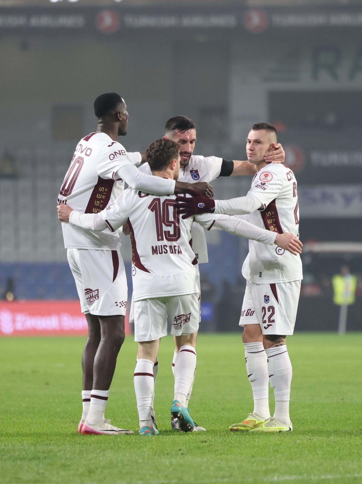 Trabzonspor, Ziraat Türkiye Kupası'nda Başakşehir FK'yı Geçerek Çeyrek Finale Yükseldi