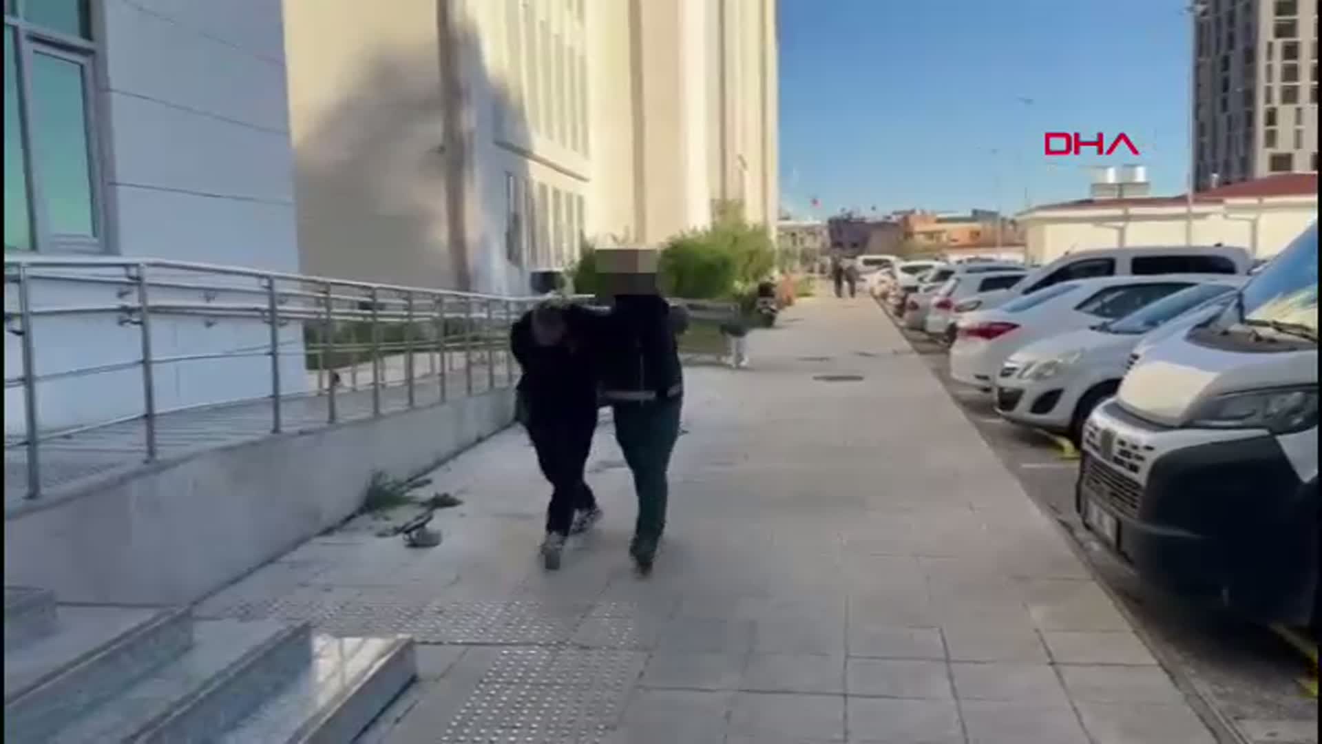 Adana'da Uyuşturucu Suçluları Operasyonuyla 25 Hükümlü Yakalandı