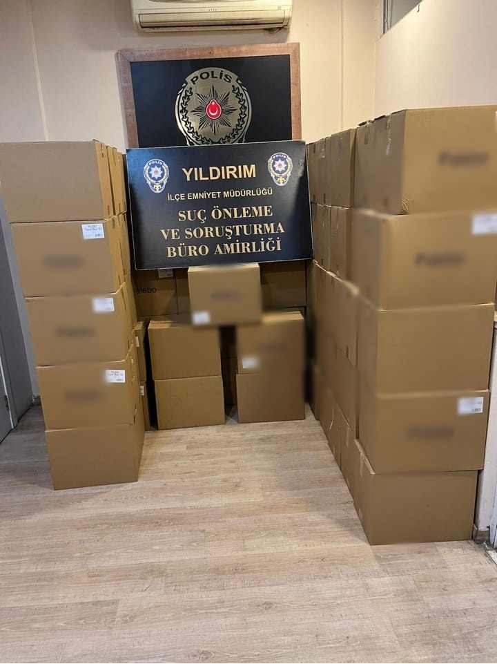Bursa'da Kaçak Tütün Operasyonu: 460 Kilo Tütün ve 310 Bin Makaron Ele Geçirildi