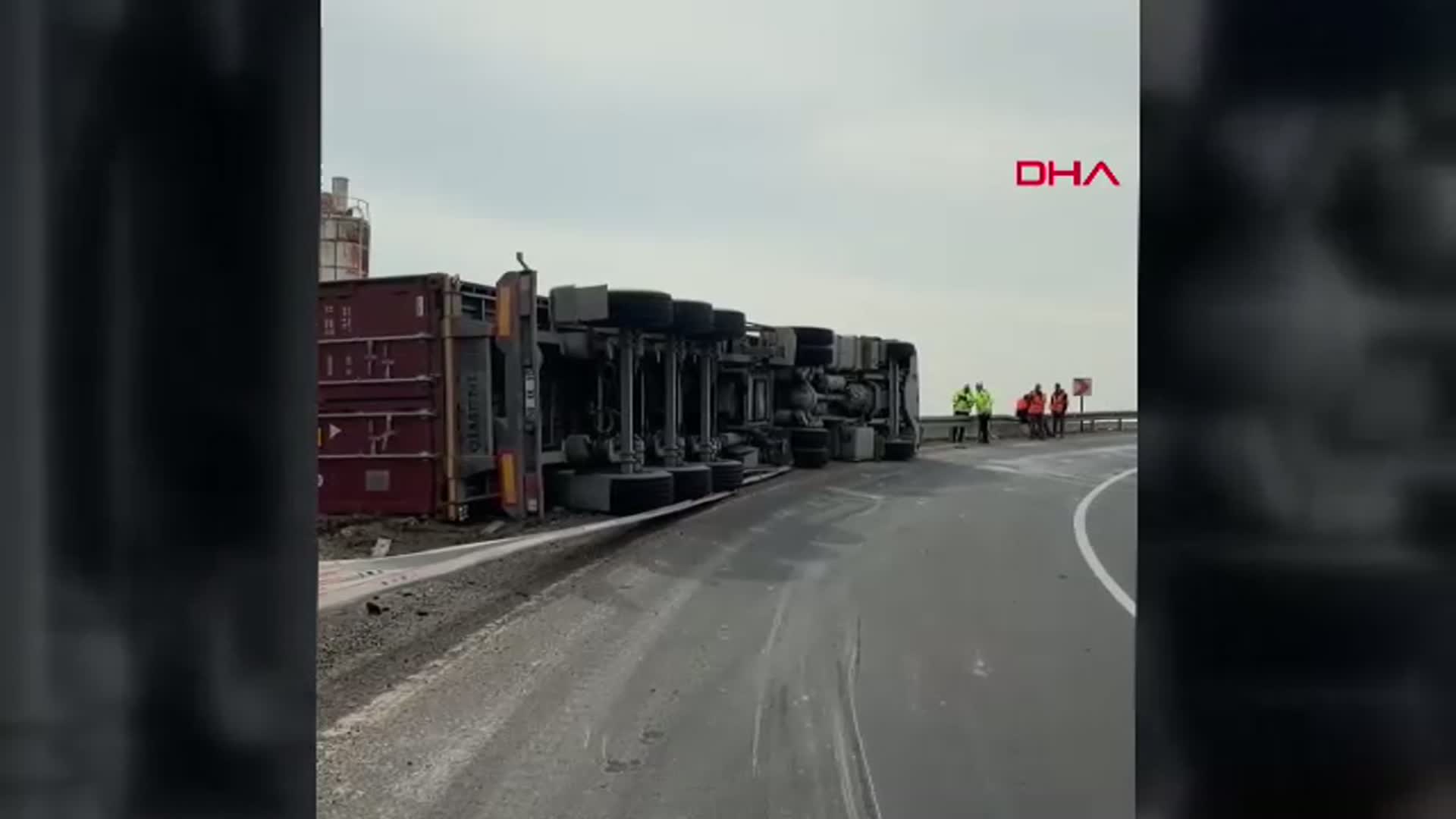 Tekirdağ'da Park Halindeki Otomobil Alev Aldı