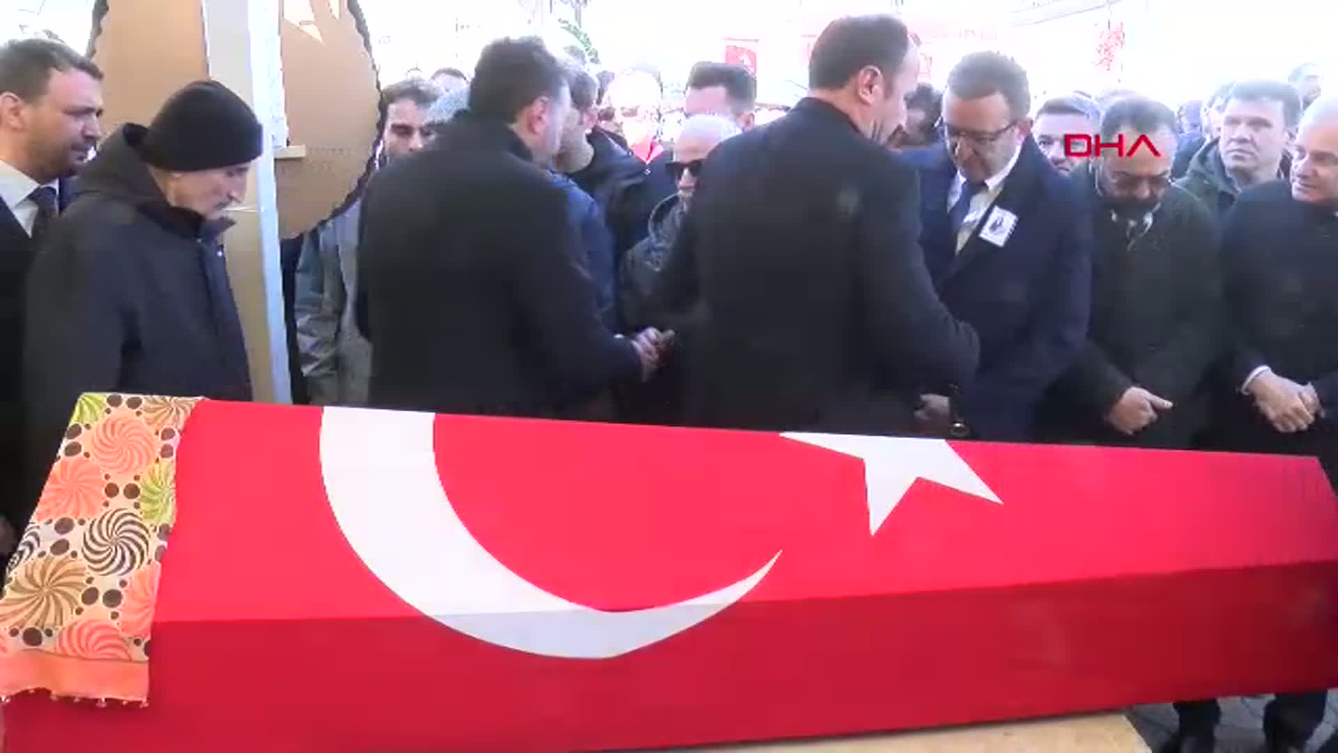 Fatma Nur öğretmen, öğrencisi tarafından öldürüldükten sonra son yolculuğuna uğurlandı
