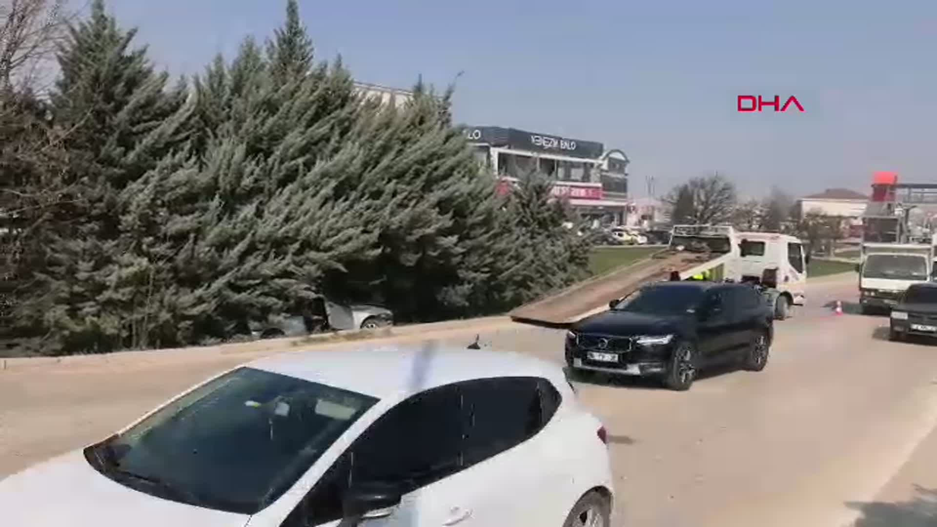 Bursa'da kontrolden çıkan otomobil ağaçlık alana düştü: Sürücü yaralandı