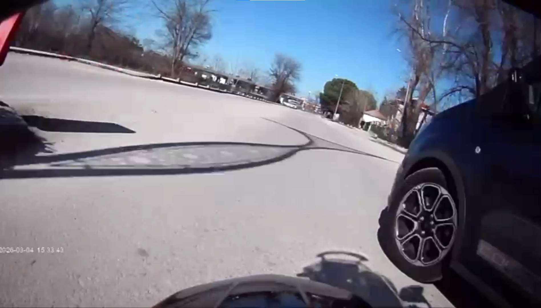 Keşan'da Motosiklet ve Hafif Ticari Araç Çarpıştı: 2 Yaralı