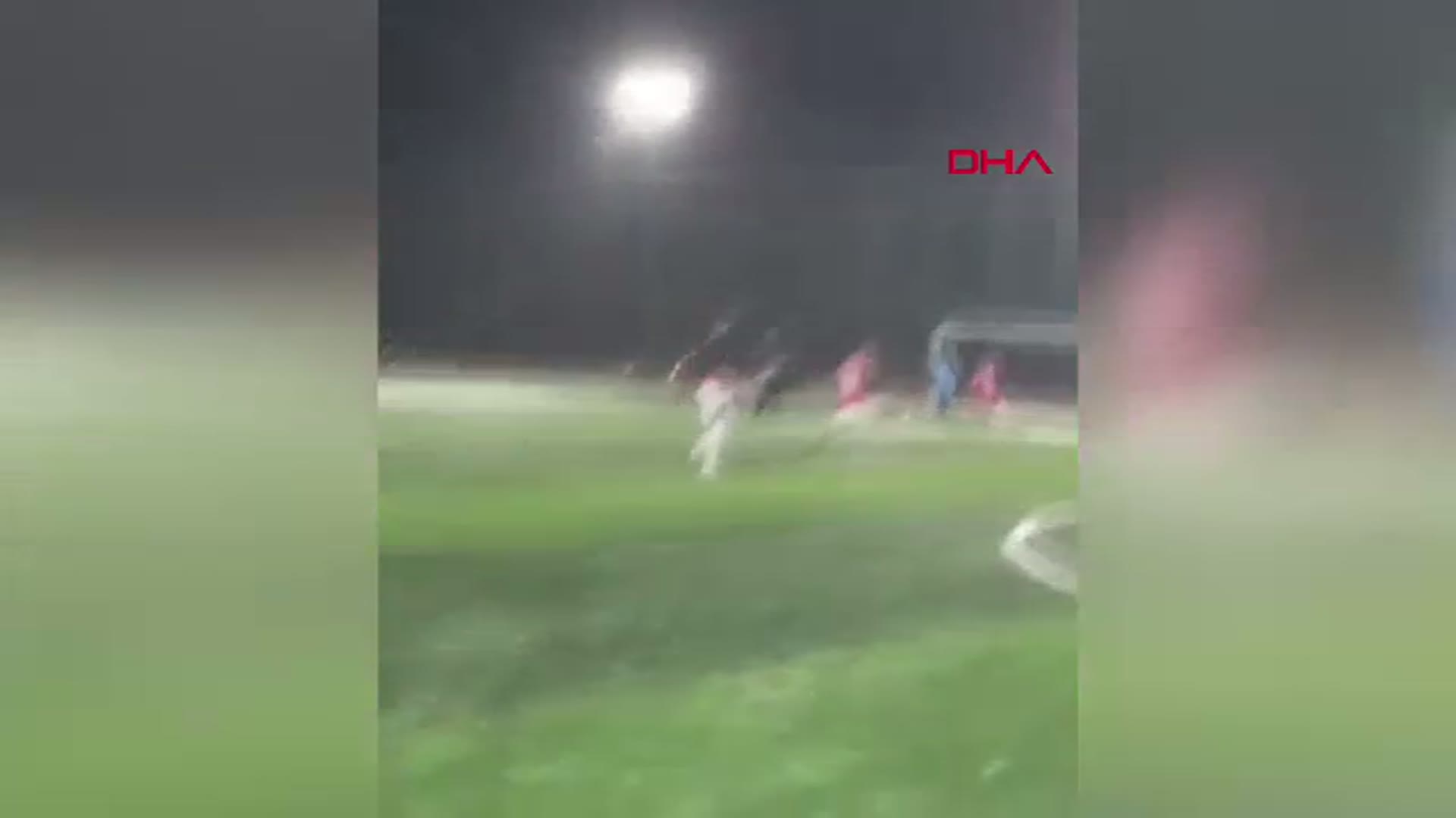 Bursa'da Halı Sahada Kalp Krizi Geçiren Eski Futbolcu Hakan Erken Hayatını Kaybetti
