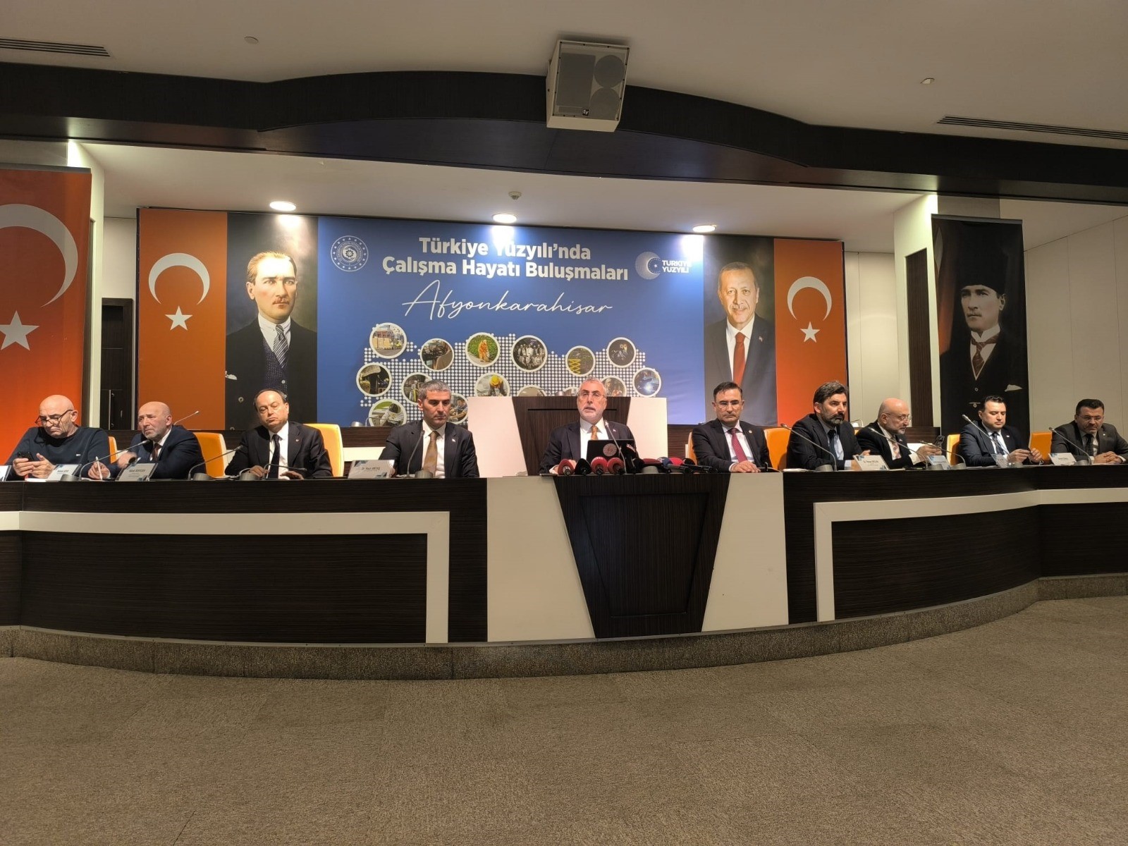 Bakan Işıkhan: Türkiye Diplomatik Hoşgörü ve Barış İçin Adım Atmaya Devam Edecek