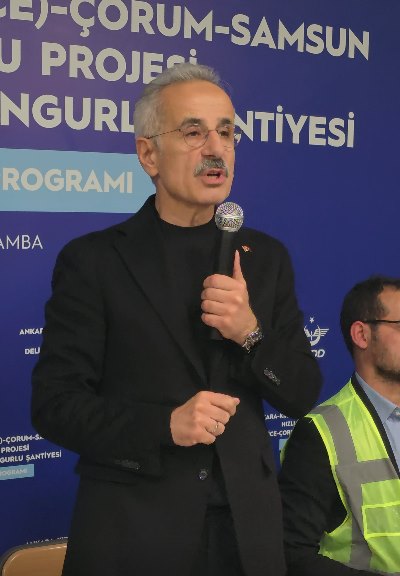 Ulaştırma Bakanı Uraloğlu'ndan Süper Hızlı Tren Müjdesi: Ankara-İstanbul Arası 80 Dakikaya İniyor
