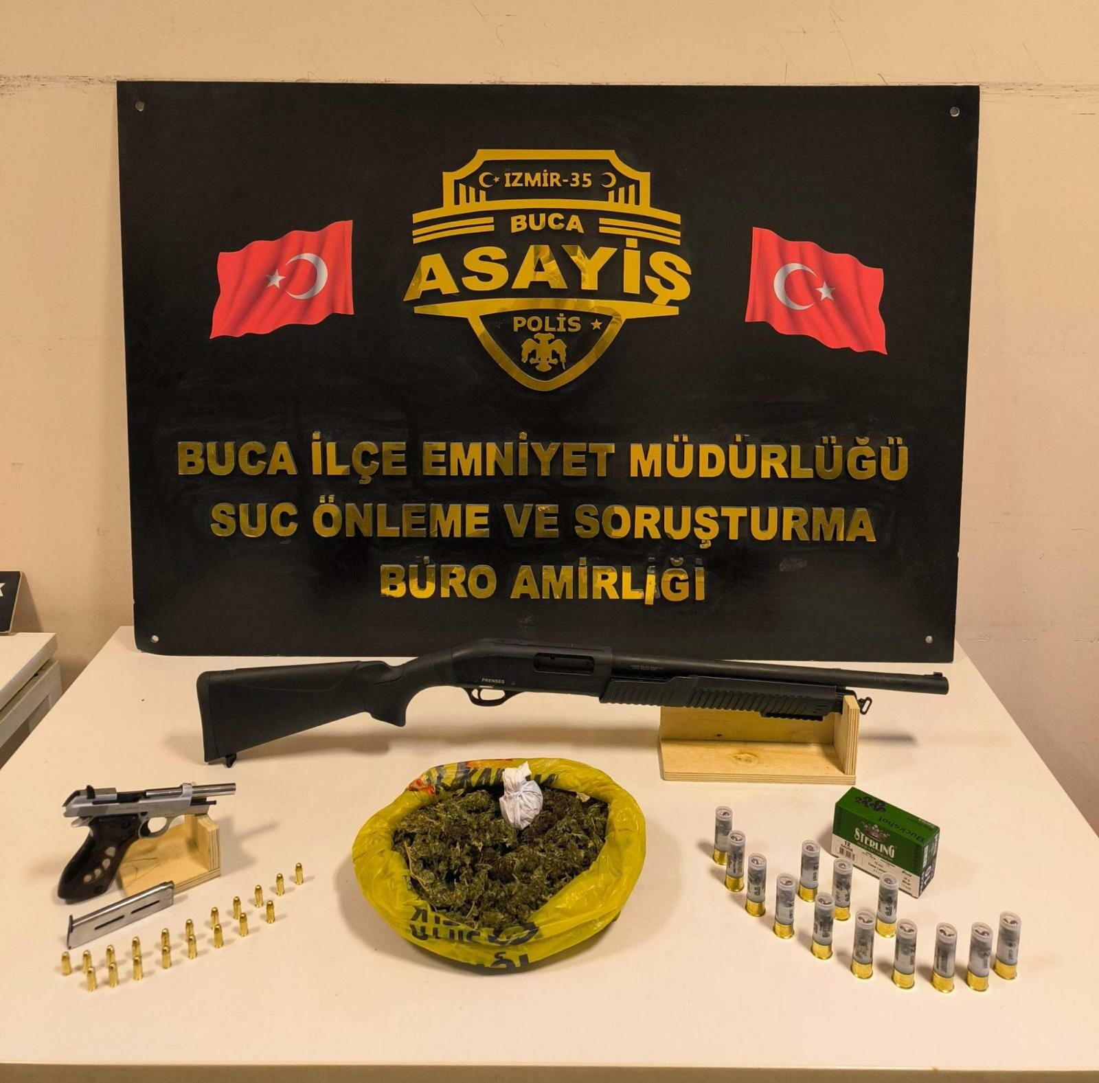 İzmir'de 7 Yıl 11 Ay Hapis Cezası ile Aranan Firari Hükümlü Yakalandı