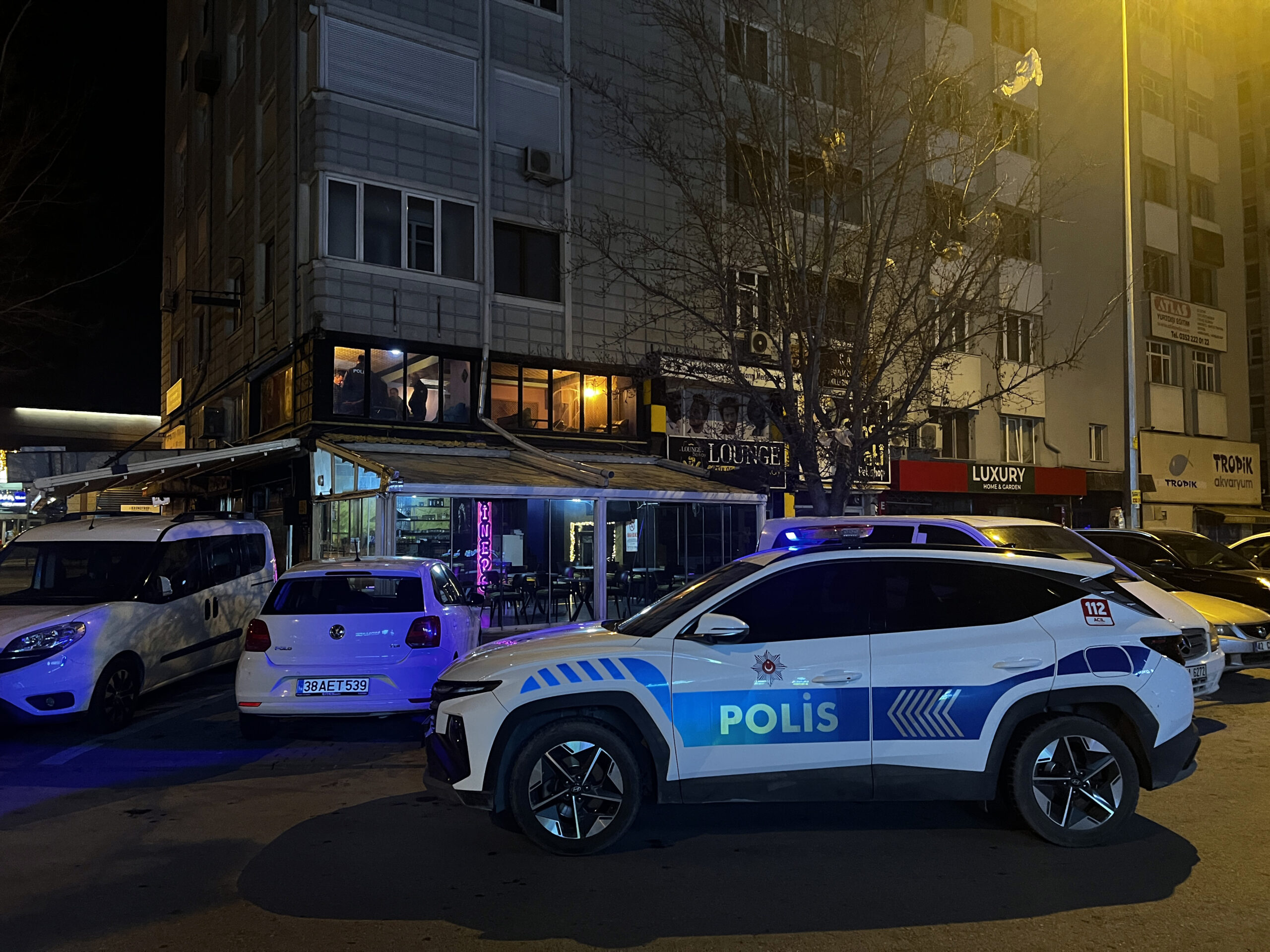 15 Yaşındaki Genç Hırsız Kafede Yakalandı: O Anlar Kamerada