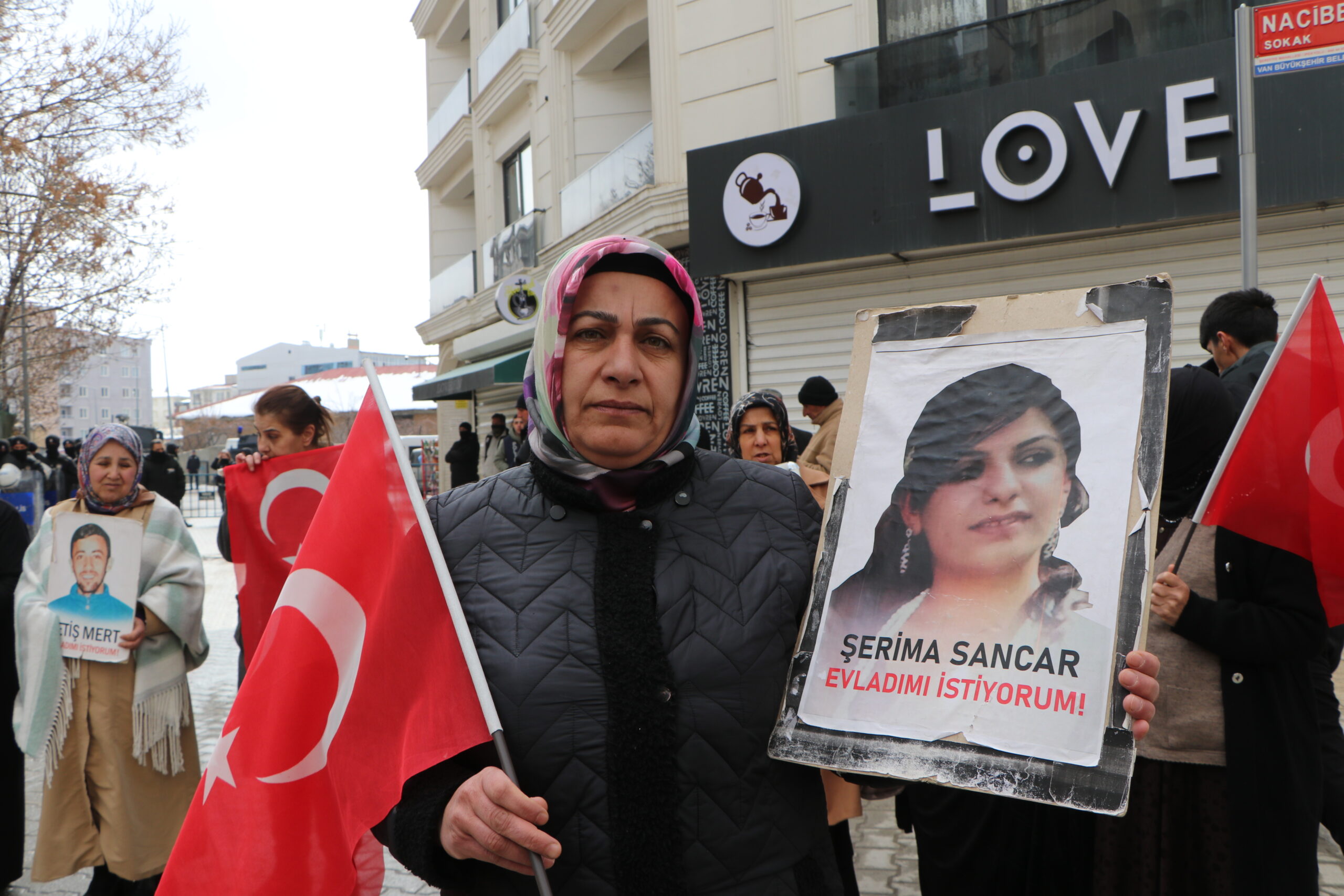 ‘Çocuklarımızı Kaybetmeyelim, Silahları Gömülsün’