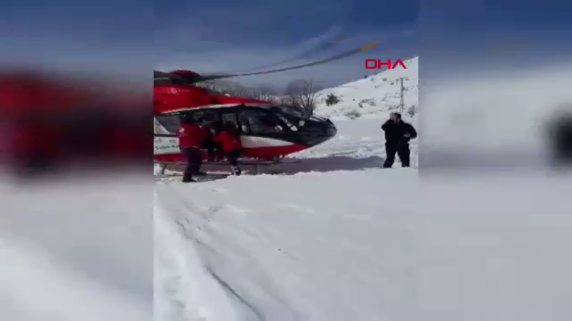Tokat'ın Kardan Kapalı Köyünde Hasta, Ambulans Helikopterle Hastaneye Ulaştırıldı