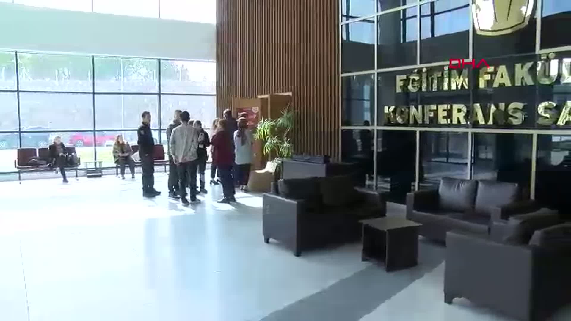 Ankara'da 'Bilim Kafe' Etkinliği: Bağımlılıkla Mücadele Konferansı