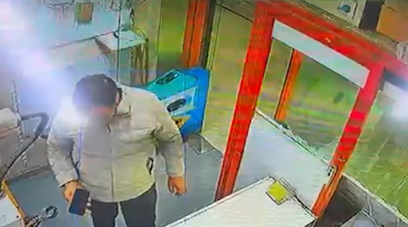 Şanlıurfa'da Telefon Hırsızlığı Anbean Güvenlik Kamerasında