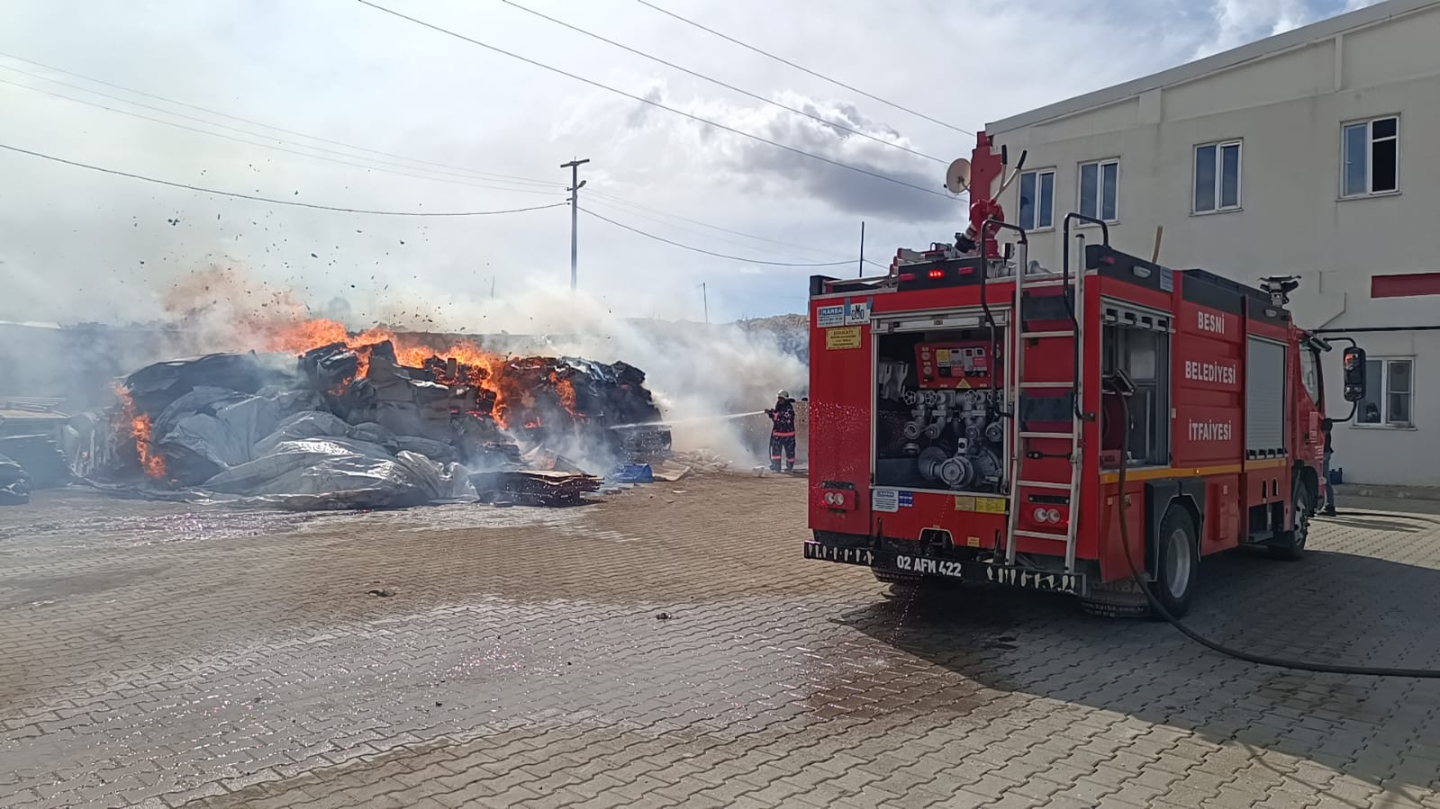 Adıyaman'da Tütün Üretim Tesislerinde Yangın Çıktı