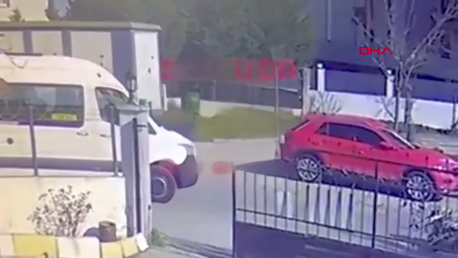 Tekirdağ'da Minibüs ile Motosiklet Çarpıştı: 2 Yaralı