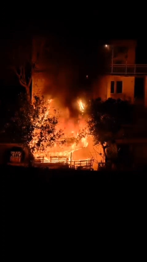 Adana'da Baraka Yangını: Ekipler Hızla Müdahale Etti