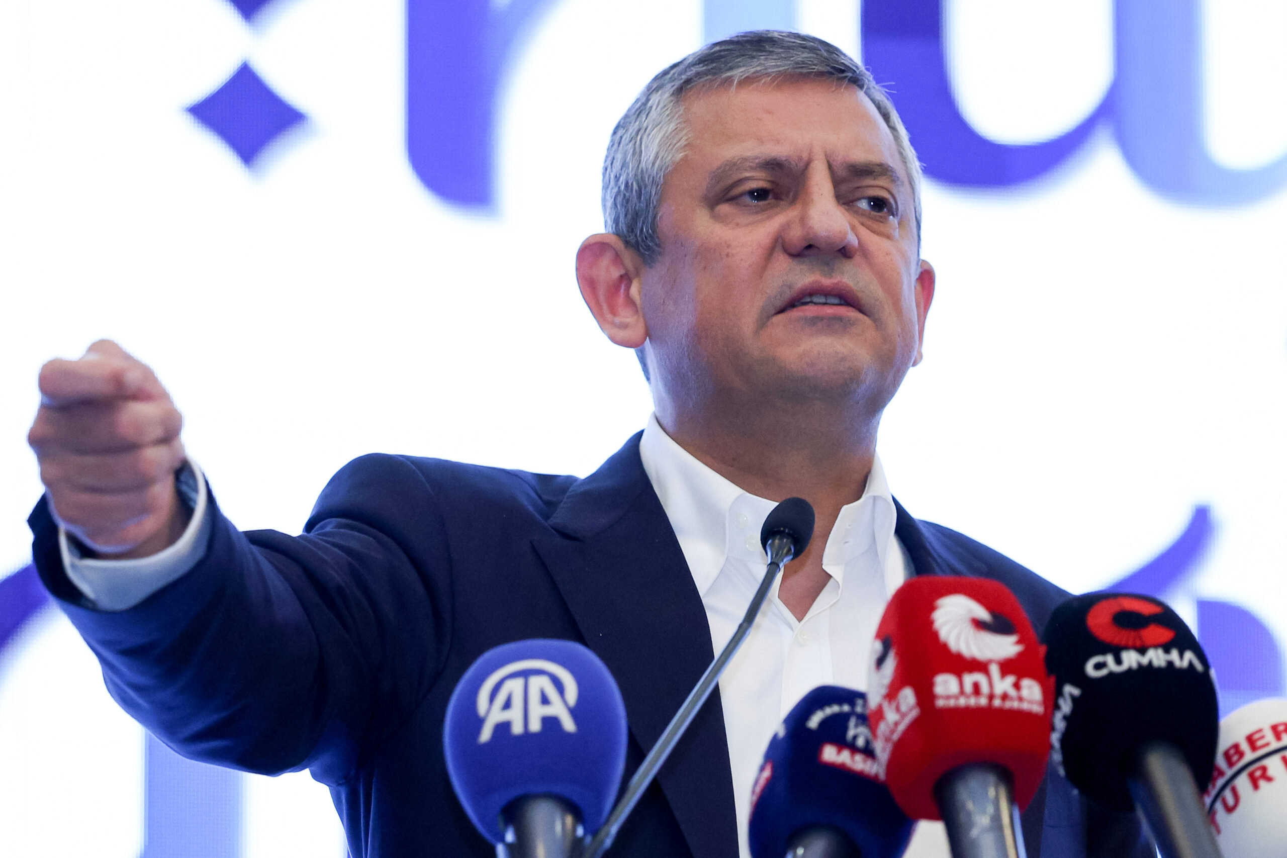 Özgür Özel'den Çiftçilere Müjde: Tüm Tarımsal Kredilerin Faizlerini Sileceğiz