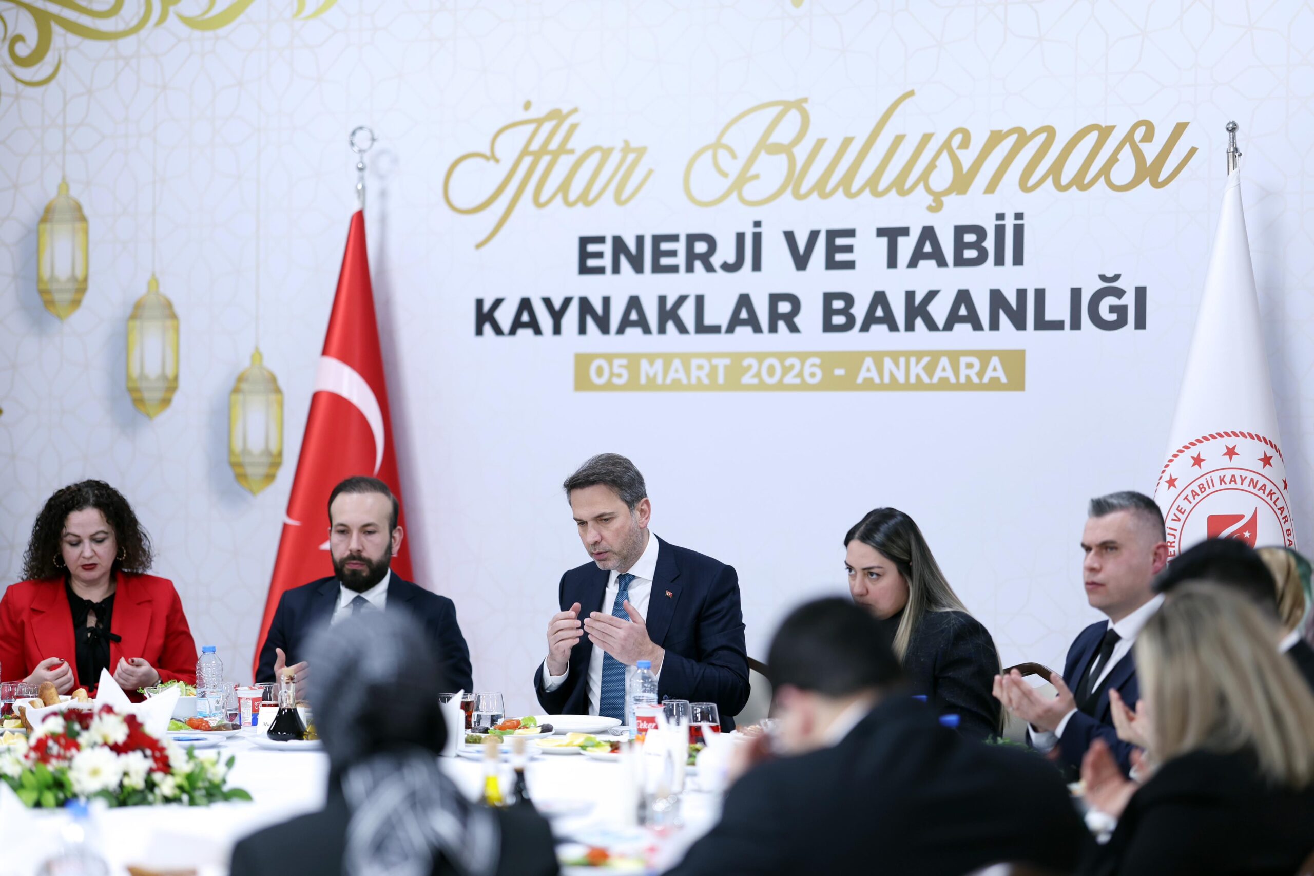 Bakan Bayraktar İftar Sofrasında Bakanlık Çalışanlarıyla Buluştu