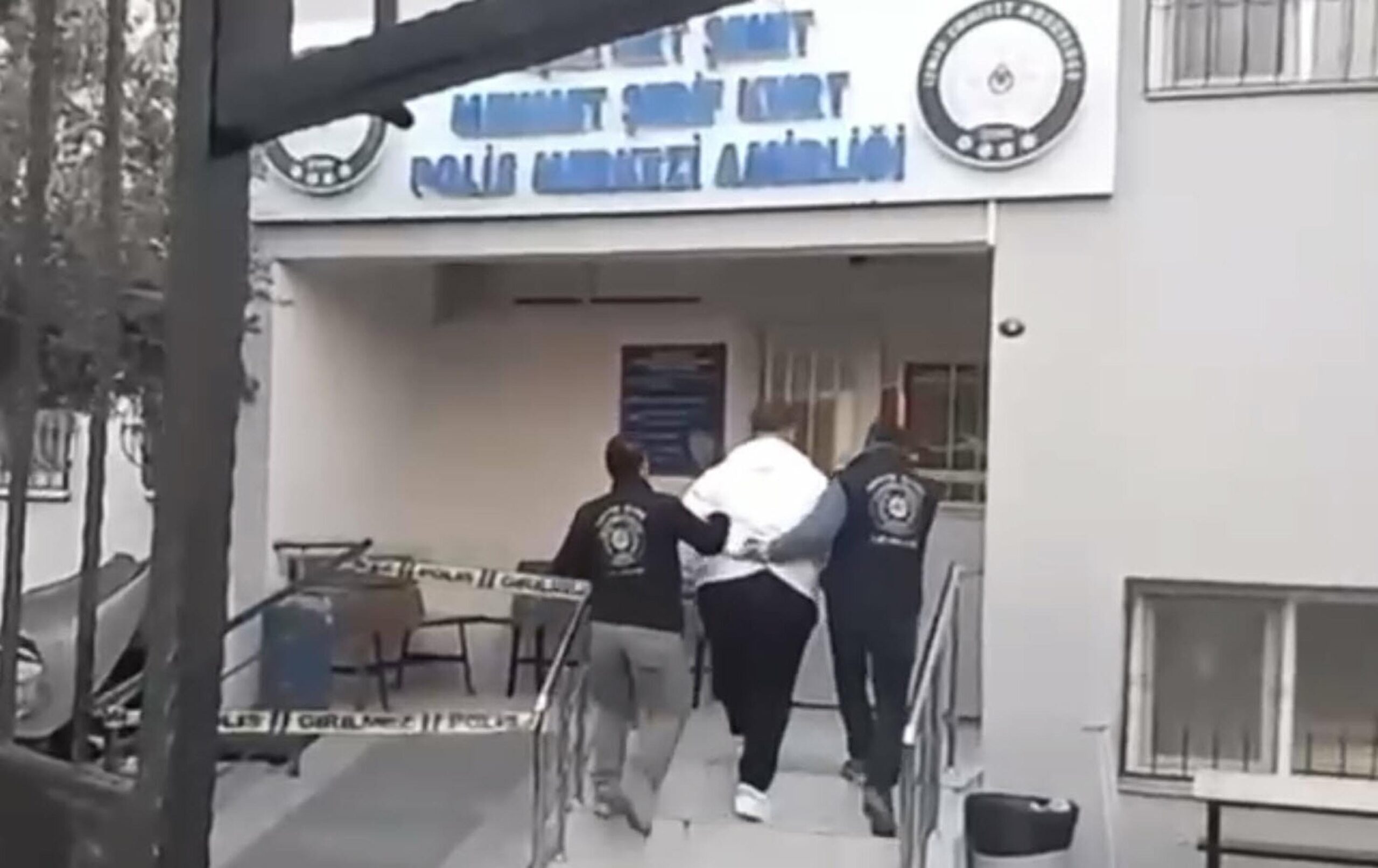 İzmir'de Suç İşleyen 165 Şüpheli Yakalandı