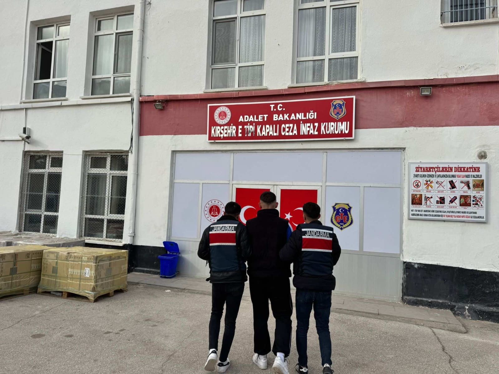 İzin Gününde Uyuşturucu Ticareti Yaparken Yakalandı