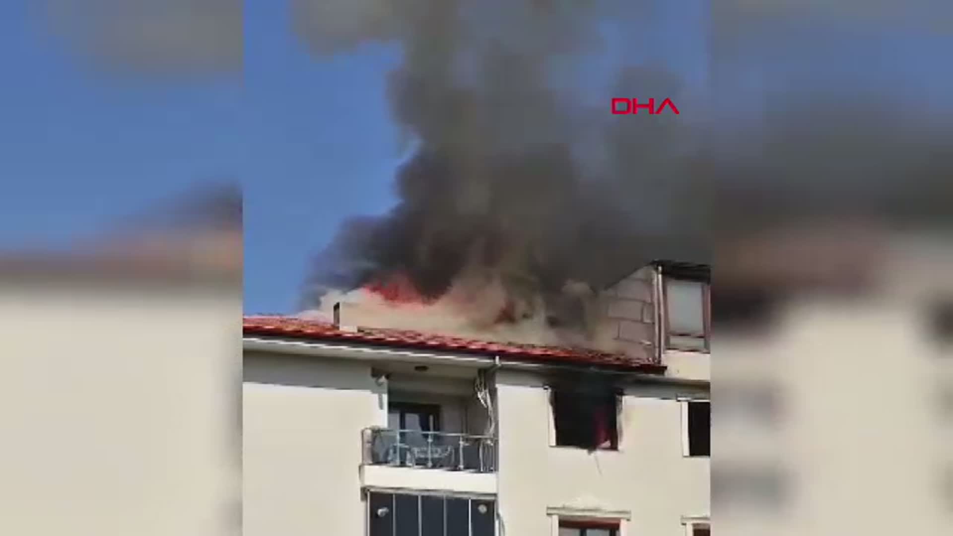 Manisa'da 4 Katlı Binada Yangın Paniği