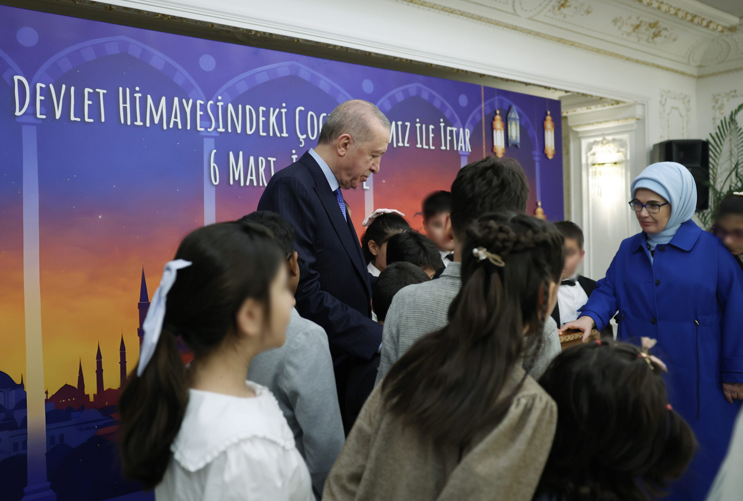 Cumhurbaşkanı Erdoğan, Devlet Himayesindeki Çocuklarla İftar Yemeğinde Buluştu