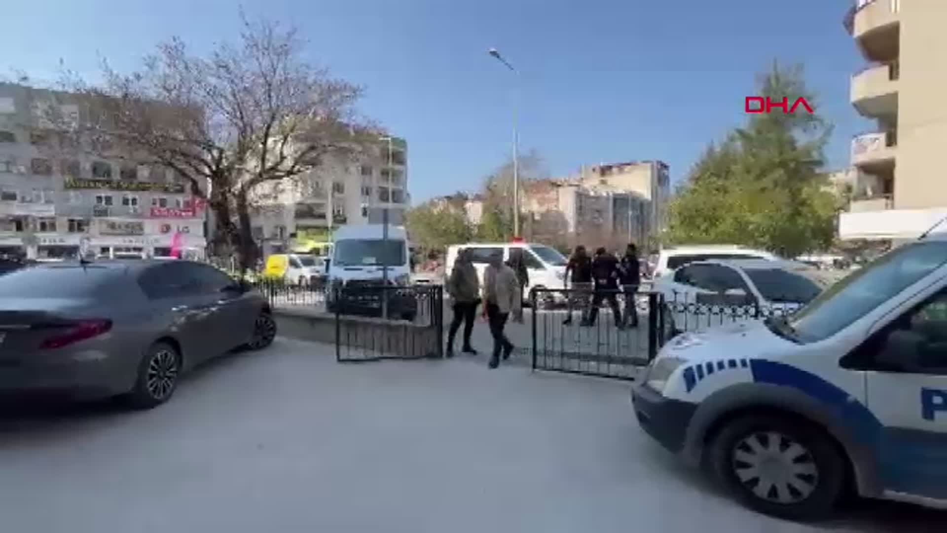Kuşadası'nda Pompalı Tüfekle Arkadaşını Vuran Şüpheli Tutuklandı