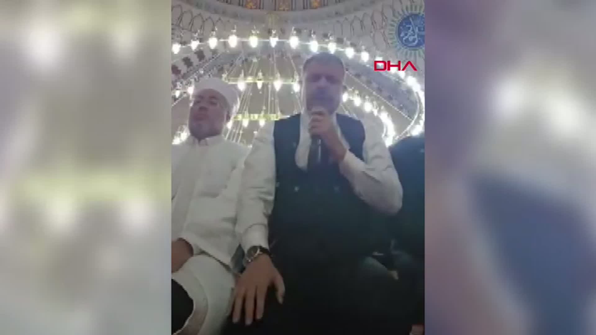 Bakan Mustafa Çiftçi, Konya'da Teravih Namazı Sonrası Kur'an-ı Kerim Okudu
