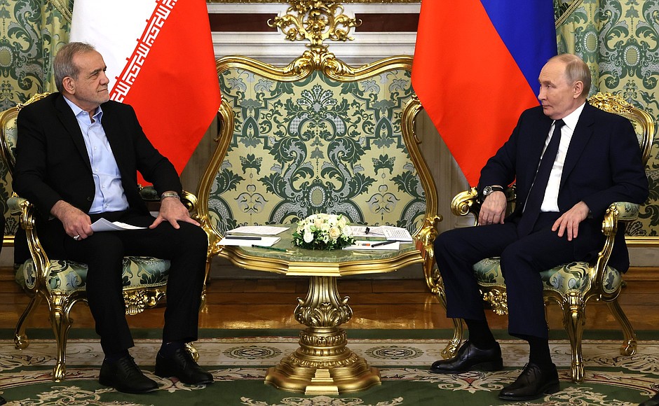 Putin ve Pezeşkiyan: İki Liderin Önemli Telefon Görüşmesi